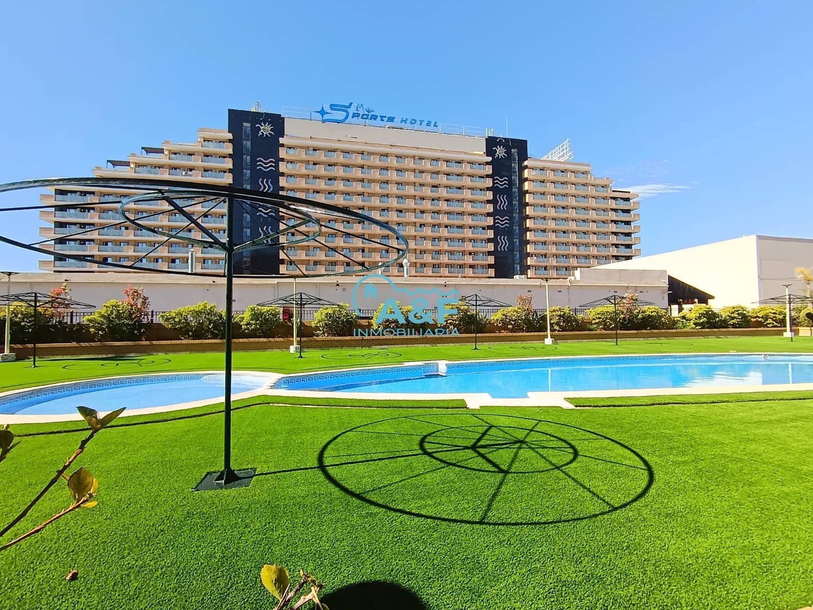 2 bedroom Apartment for sale in Oropesa  with pool - € 155,000 (Ref: 9388142)