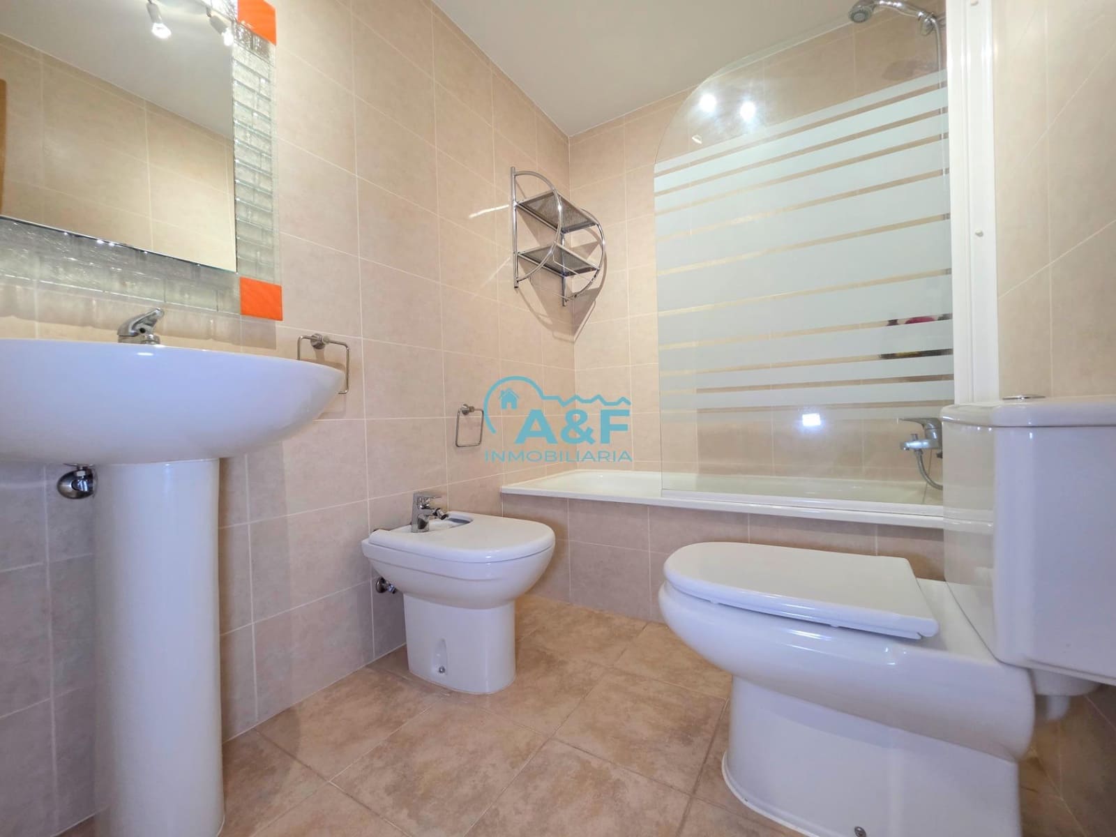 2 makuuhuone Huoneisto myytävänä paikassa Oropesa  mukana uima-altaan - 140 000 € (Ref: 9388143)