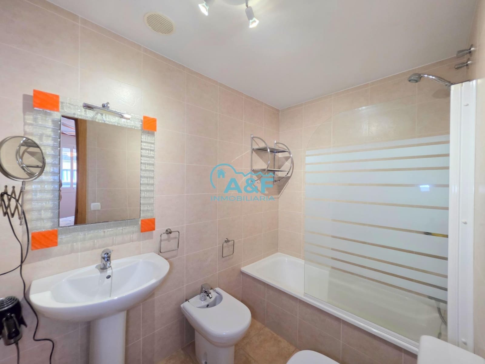 2 makuuhuone Huoneisto myytävänä paikassa Oropesa  mukana uima-altaan - 140 000 € (Ref: 9388143)