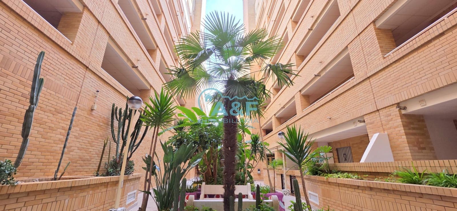 2 Zimmer Apartment zu vermieten in Oropesa  mit Pool - 700 € (Ref: 9388145)