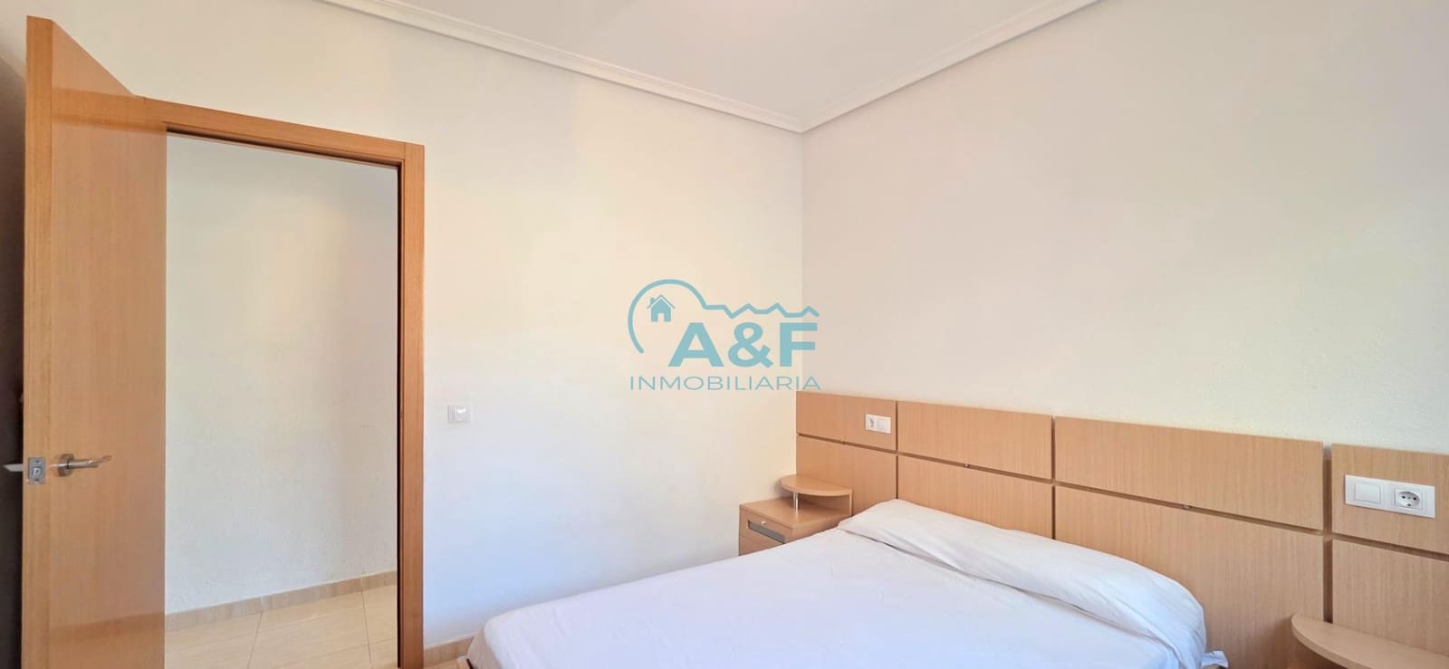 Appartement de 2 chambres à louer à Oropesa  avec piscine - 675 € (Ref: 9388146)