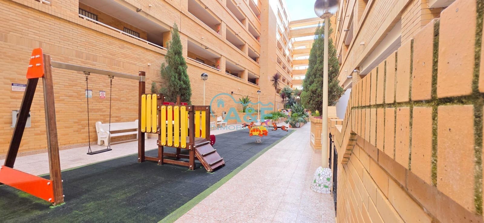 Appartement de 2 chambres à louer à Oropesa  avec piscine - 675 € (Ref: 9388146)