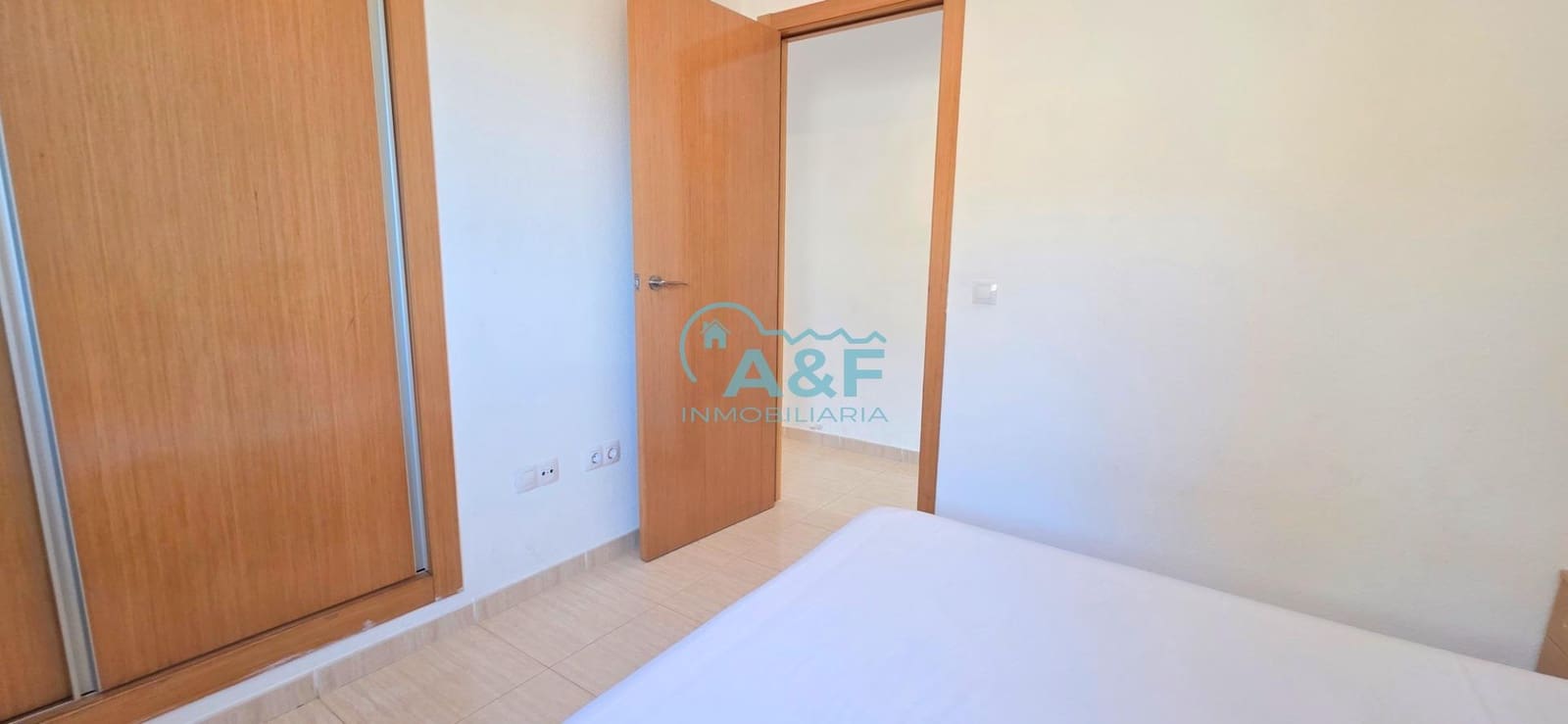 Appartement de 2 chambres à louer à Oropesa  avec piscine - 675 € (Ref: 9388146)