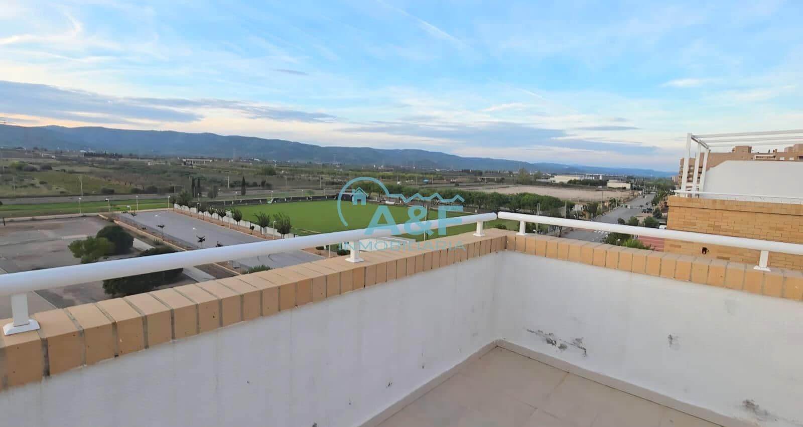 Appartement de 2 chambres à louer à Oropesa  avec piscine - 675 € (Ref: 9388146)