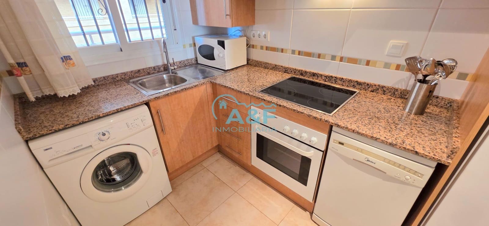 3 bedroom Apartment for rent in Oropesa  with pool garage - € 600 (Ref: 9388147)