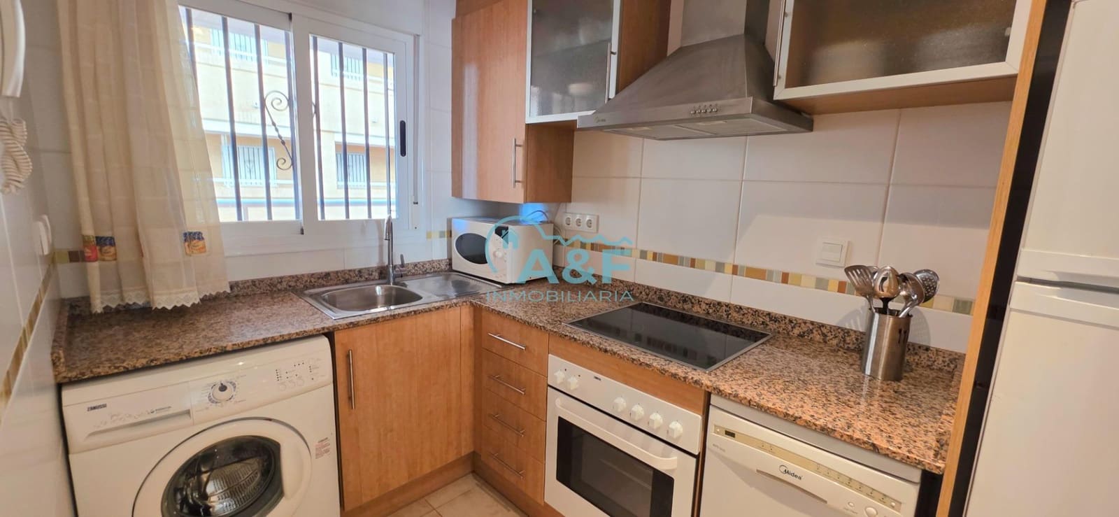 3 bedroom Apartment for rent in Oropesa  with pool garage - € 600 (Ref: 9388147)