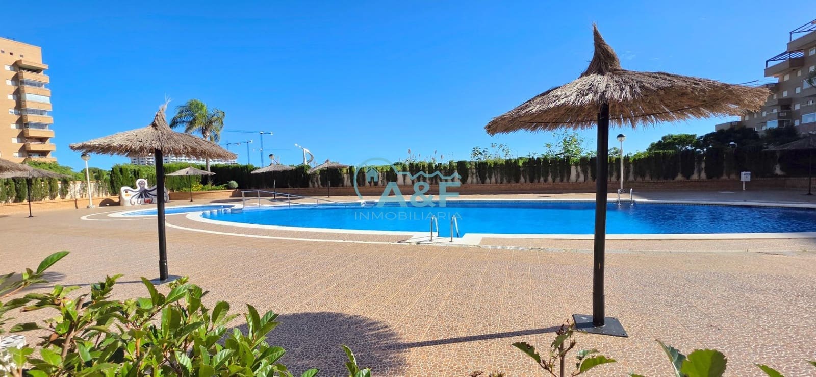 3 bedroom Apartment for rent in Oropesa  with pool garage - € 600 (Ref: 9388147)
