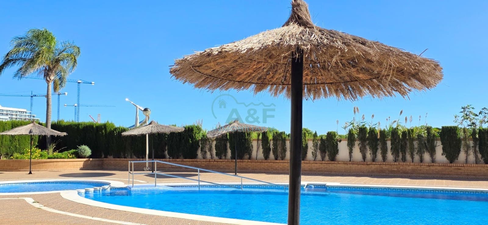 3 bedroom Apartment for rent in Oropesa  with pool garage - € 600 (Ref: 9388147)