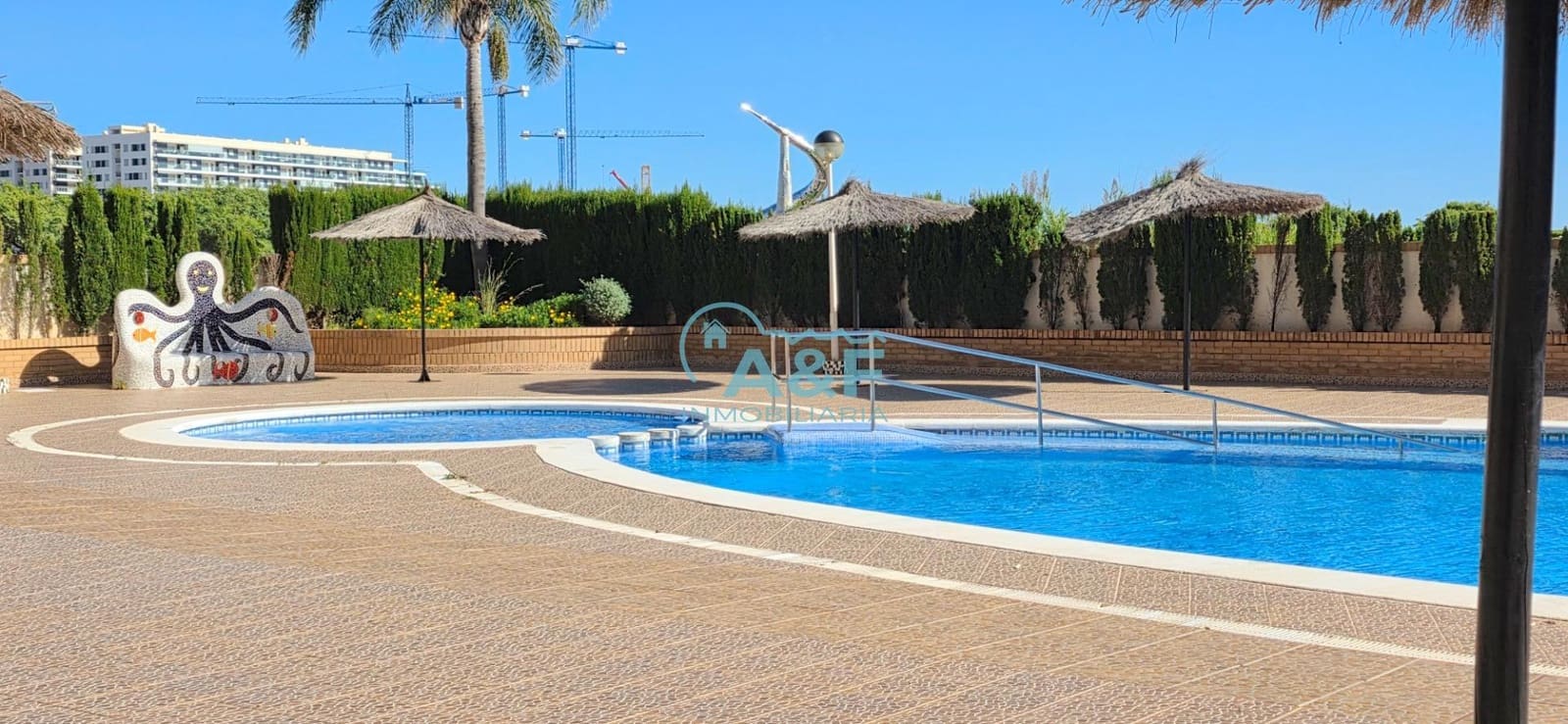 3 bedroom Apartment for rent in Oropesa  with pool garage - € 600 (Ref: 9388147)