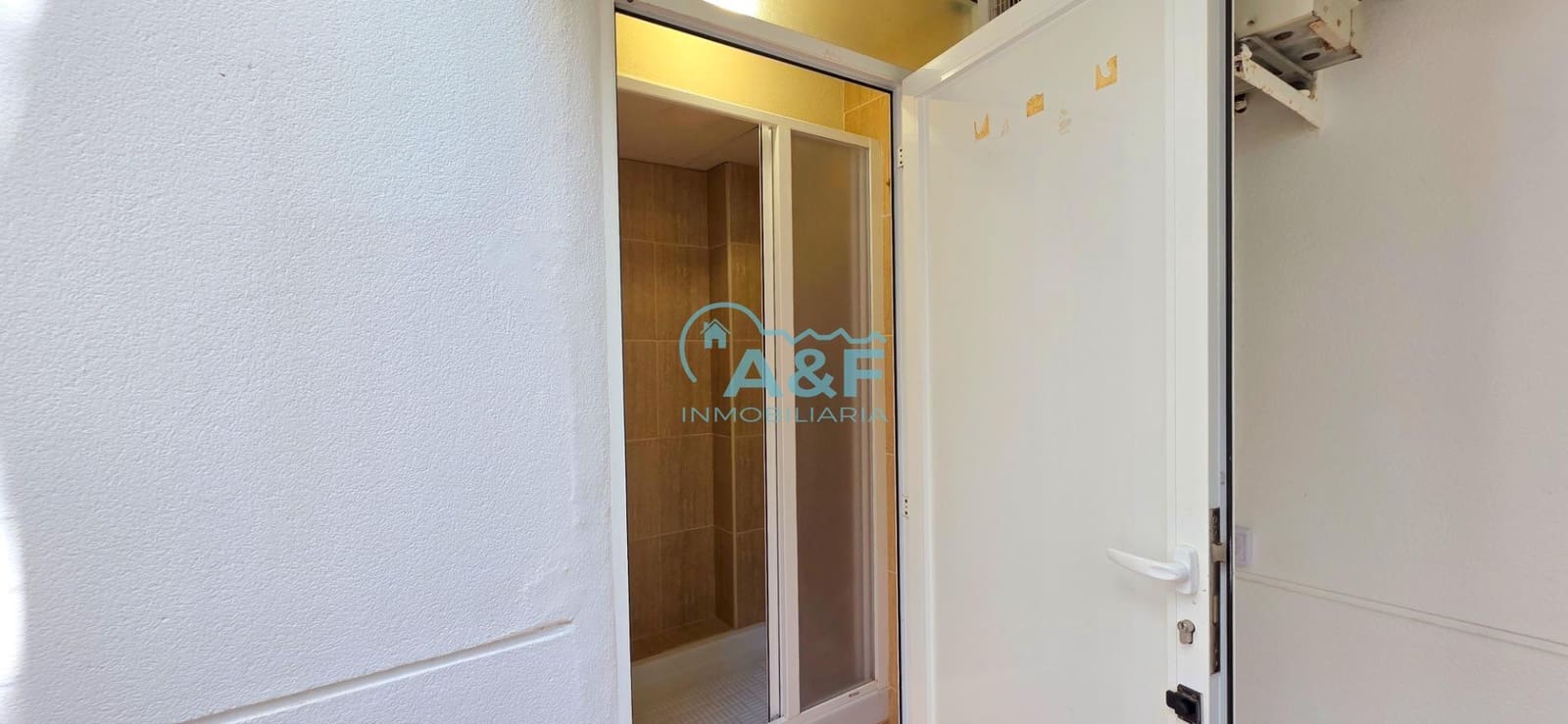 2 bedroom Apartment for rent in Oropesa  with garage - € 750 (Ref: 9388148)