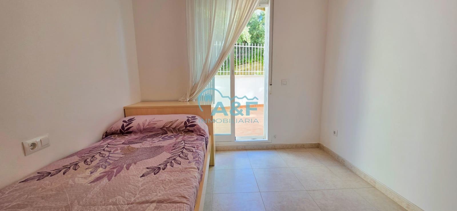 2 bedroom Apartment for rent in Oropesa  with garage - € 750 (Ref: 9388148)