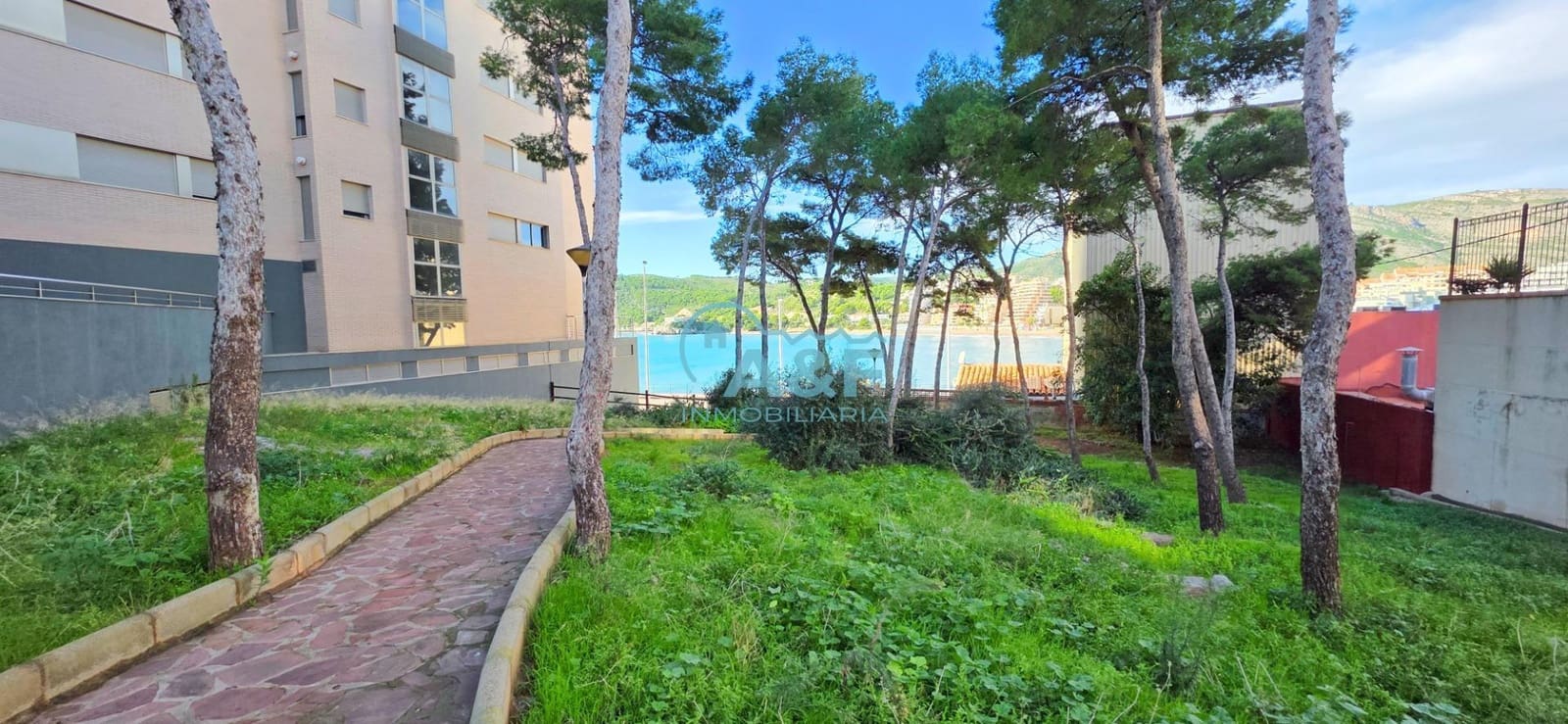 2 bedroom Apartment for rent in Oropesa  with garage - € 750 (Ref: 9388148)