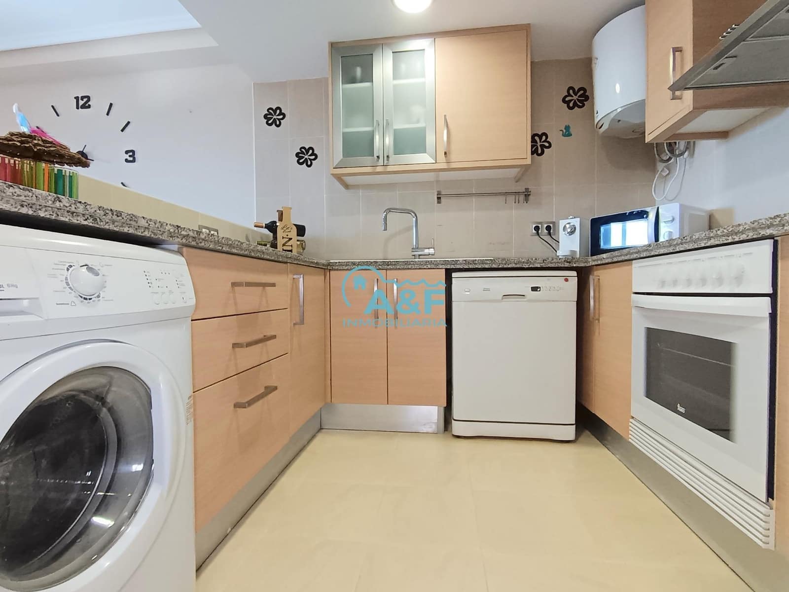 1 sypialnia Apartament na sprzedaż w Oropesa  z basenem garażem - 145 000 € (Ref: 9388151)