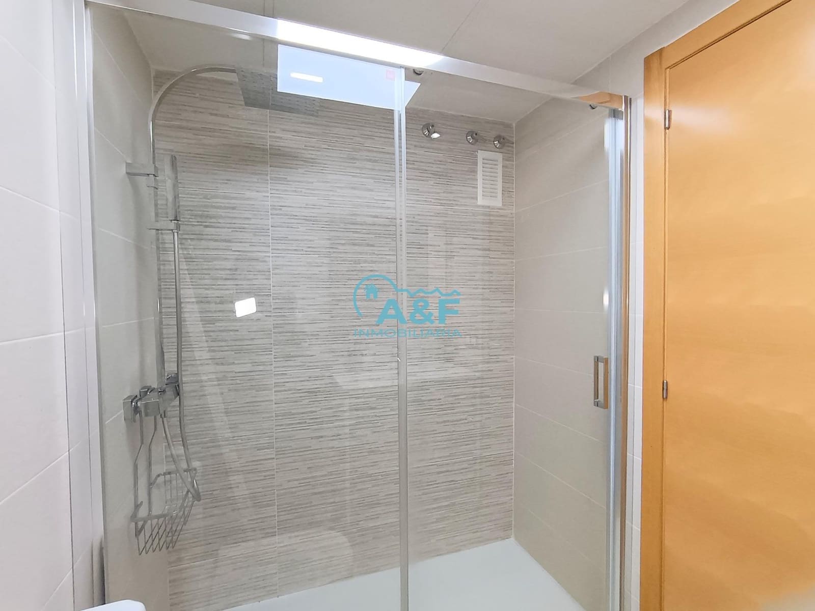 1 sypialnia Apartament na sprzedaż w Oropesa  z basenem garażem - 145 000 € (Ref: 9388151)