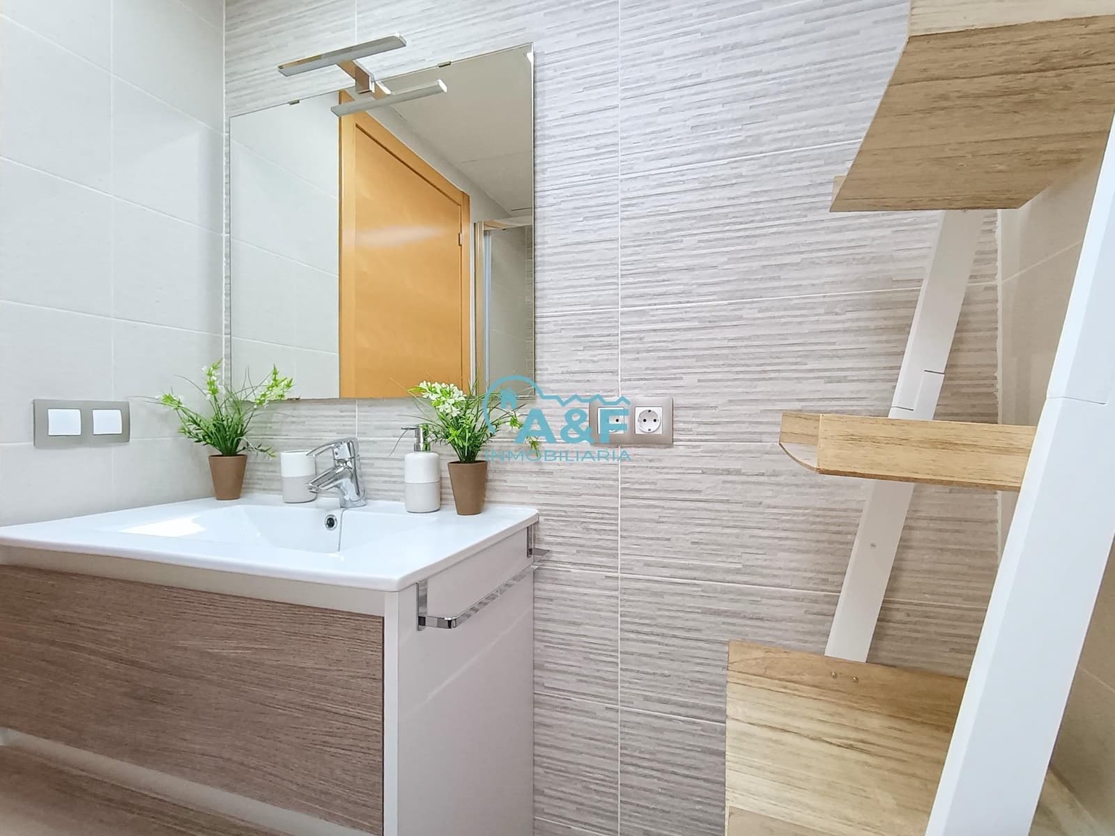 1 sypialnia Apartament na sprzedaż w Oropesa  z basenem garażem - 145 000 € (Ref: 9388151)