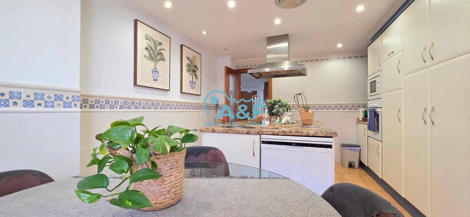 5 slaapkamer Villa te koop in Benicassim met zwembad garage - € 739.000 (Ref: 9388154)