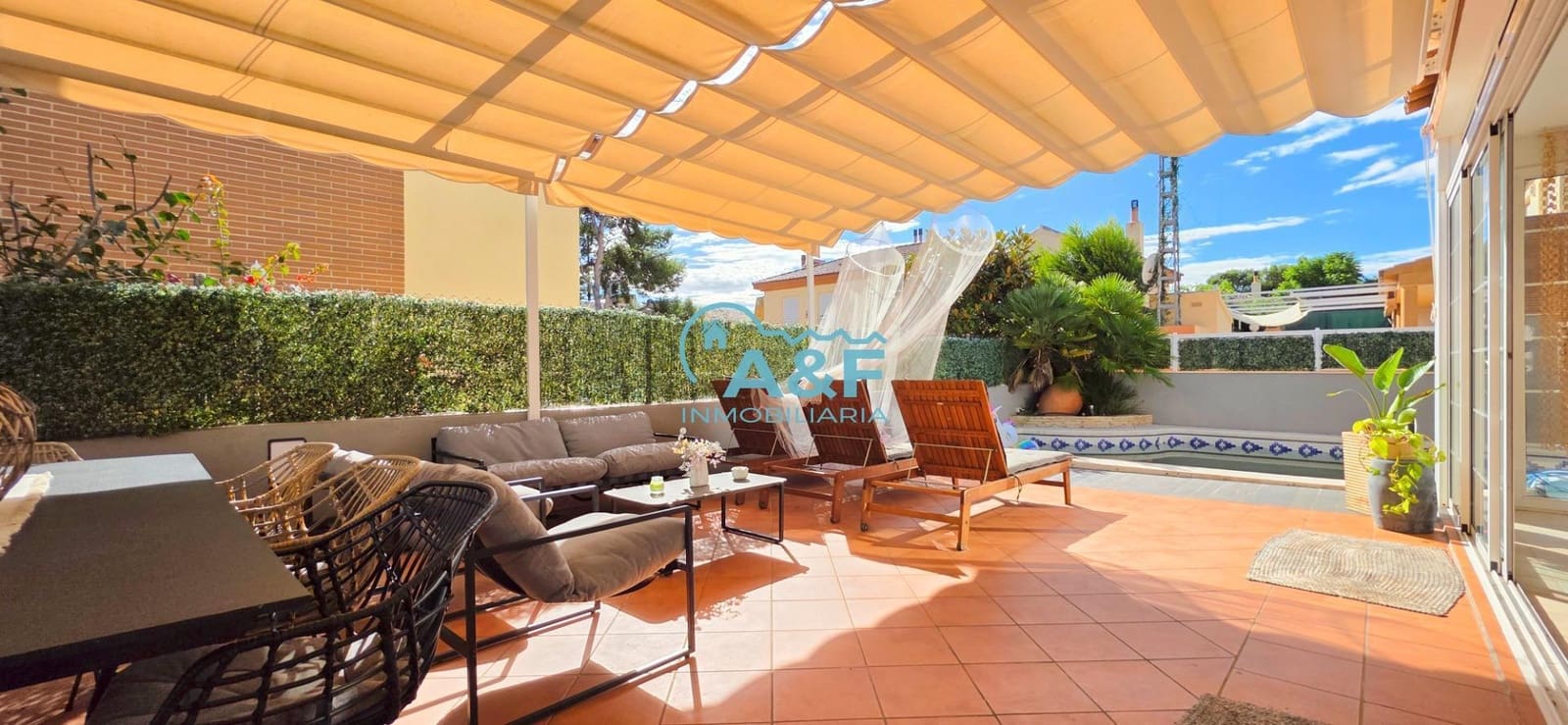 5 slaapkamer Villa te koop in Benicassim met zwembad garage - € 739.000 (Ref: 9388154)