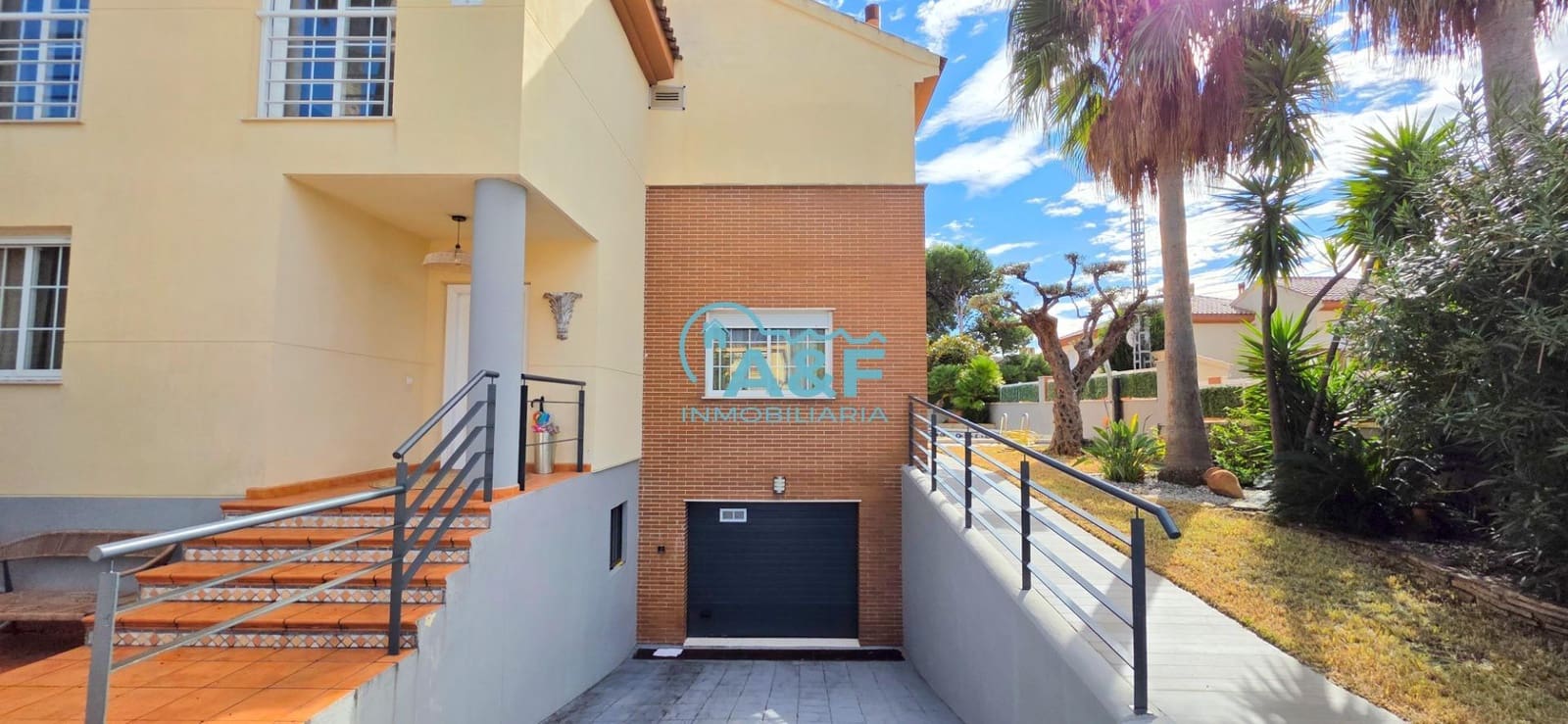 5 slaapkamer Villa te koop in Benicassim met zwembad garage - € 739.000 (Ref: 9388154)