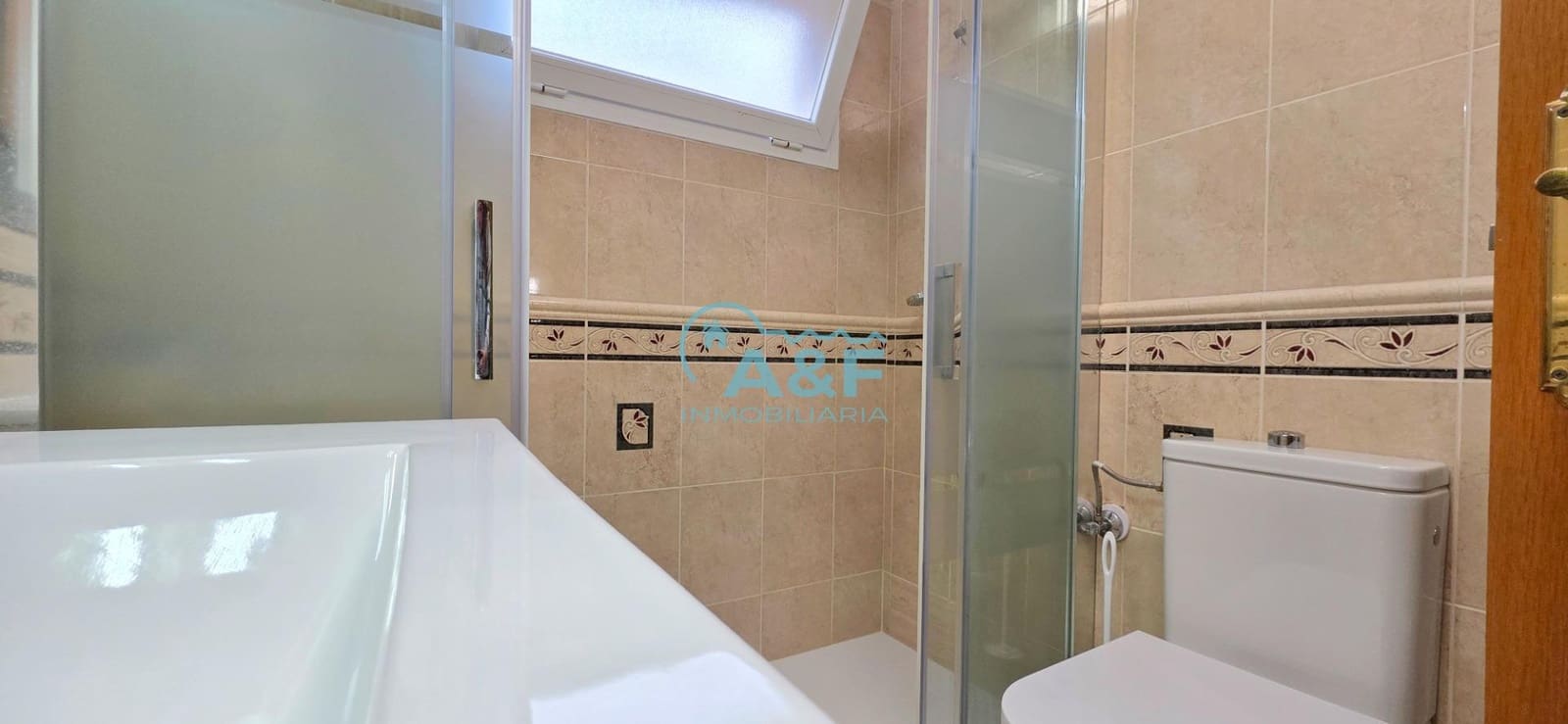 Chalet de 3 habitaciones en Oropesa  en venta con garaje - 170.000 € (Ref: 9388155)