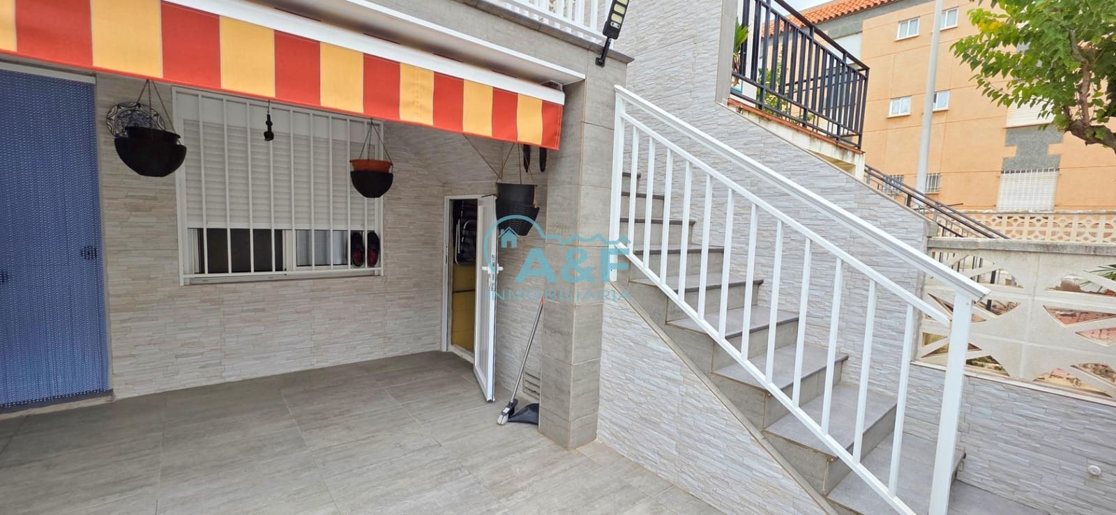 Chalet de 3 habitaciones en Oropesa  en venta con garaje - 170.000 € (Ref: 9388155)