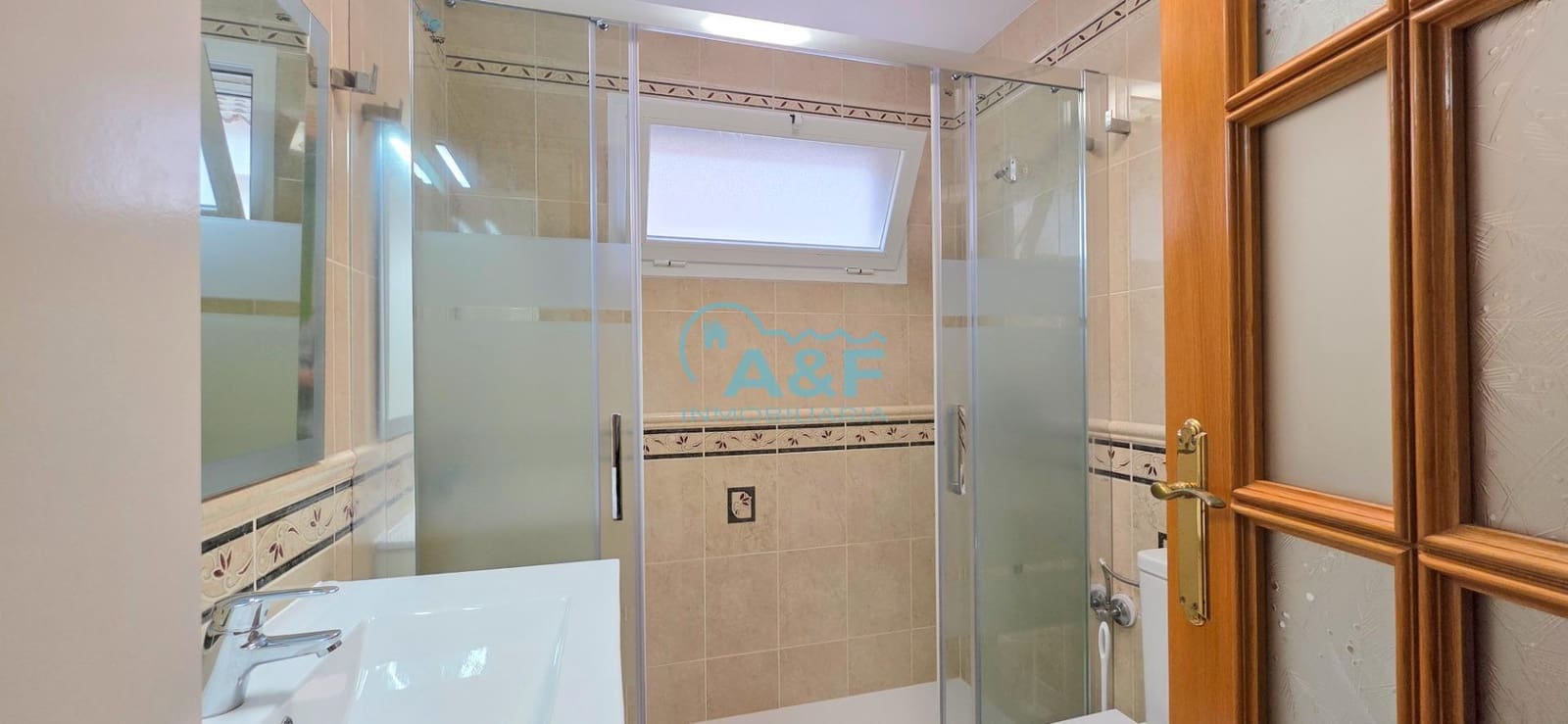 Chalet de 3 habitaciones en Oropesa  en venta con garaje - 170.000 € (Ref: 9388155)