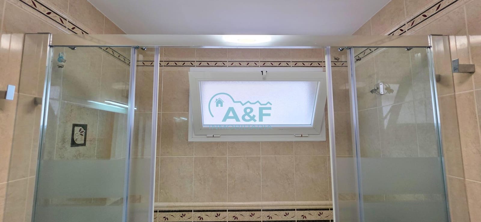 Chalet de 3 habitaciones en Oropesa  en venta con garaje - 170.000 € (Ref: 9388155)