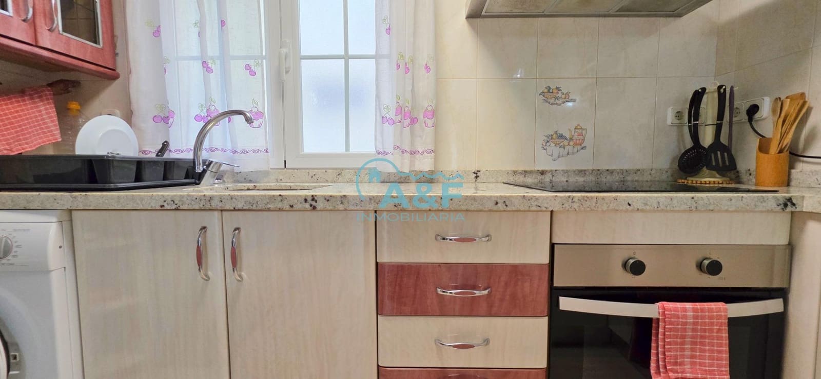 Chalet de 3 habitaciones en Oropesa  en venta con garaje - 170.000 € (Ref: 9388155)