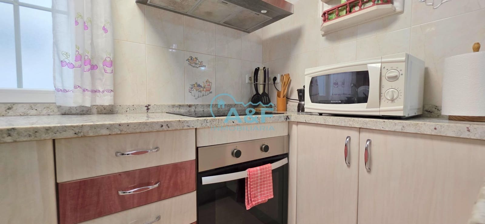 Chalet de 3 habitaciones en Oropesa  en venta con garaje - 170.000 € (Ref: 9388155)