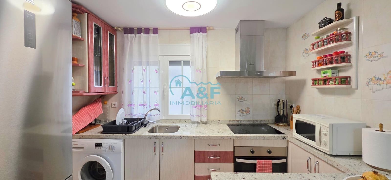 Chalet de 3 habitaciones en Oropesa  en venta con garaje - 170.000 € (Ref: 9388155)