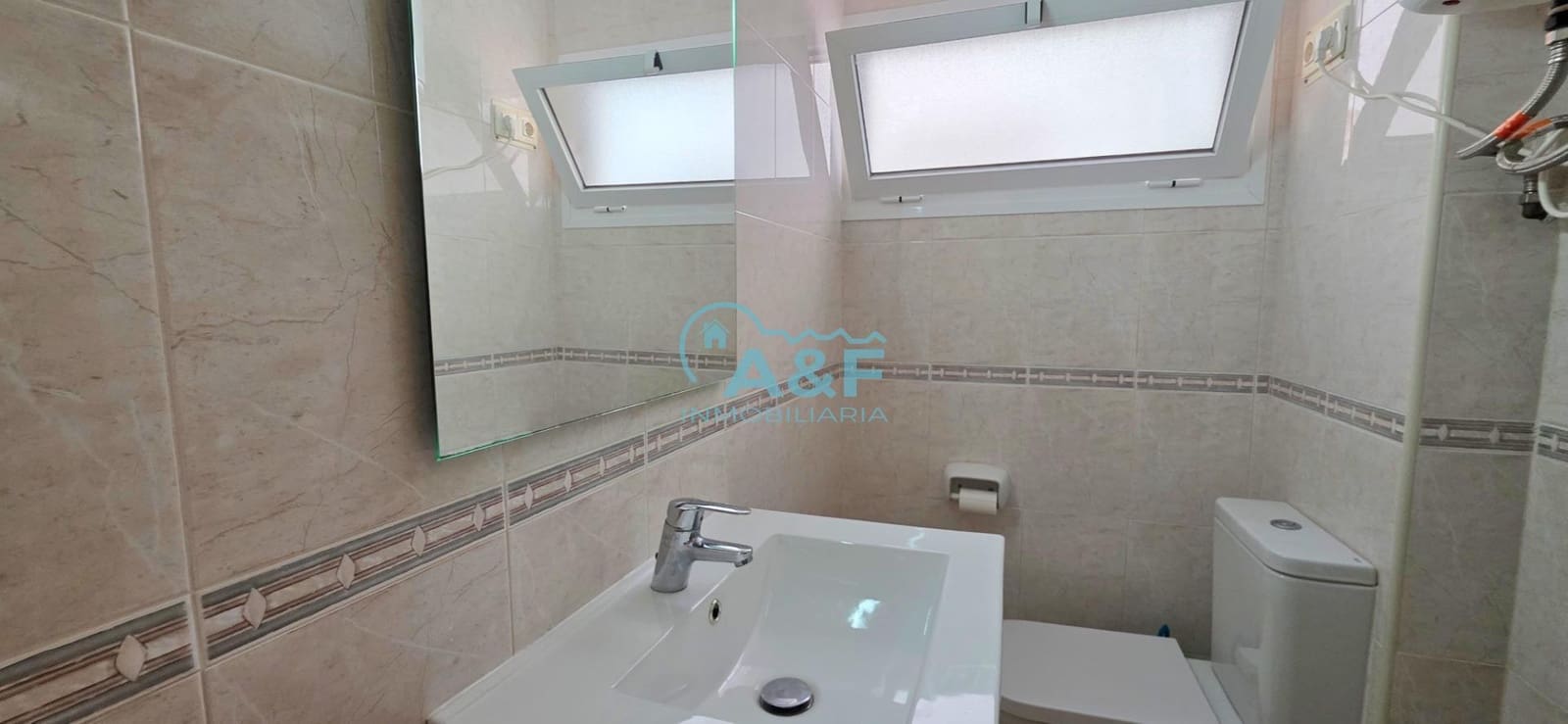 Chalet de 3 habitaciones en Oropesa  en venta con garaje - 170.000 € (Ref: 9388155)