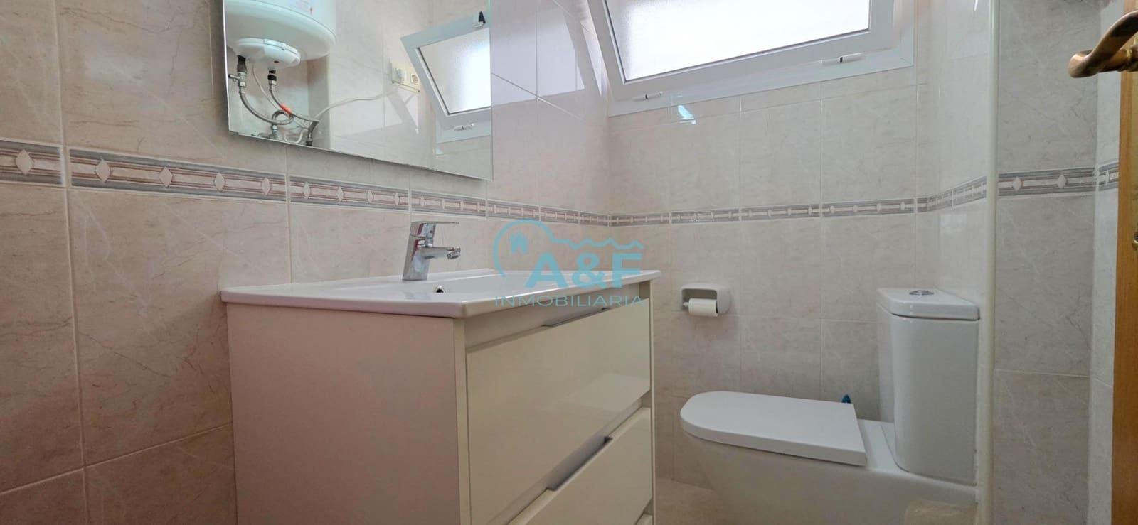 Chalet de 3 habitaciones en Oropesa  en venta con garaje - 170.000 € (Ref: 9388155)