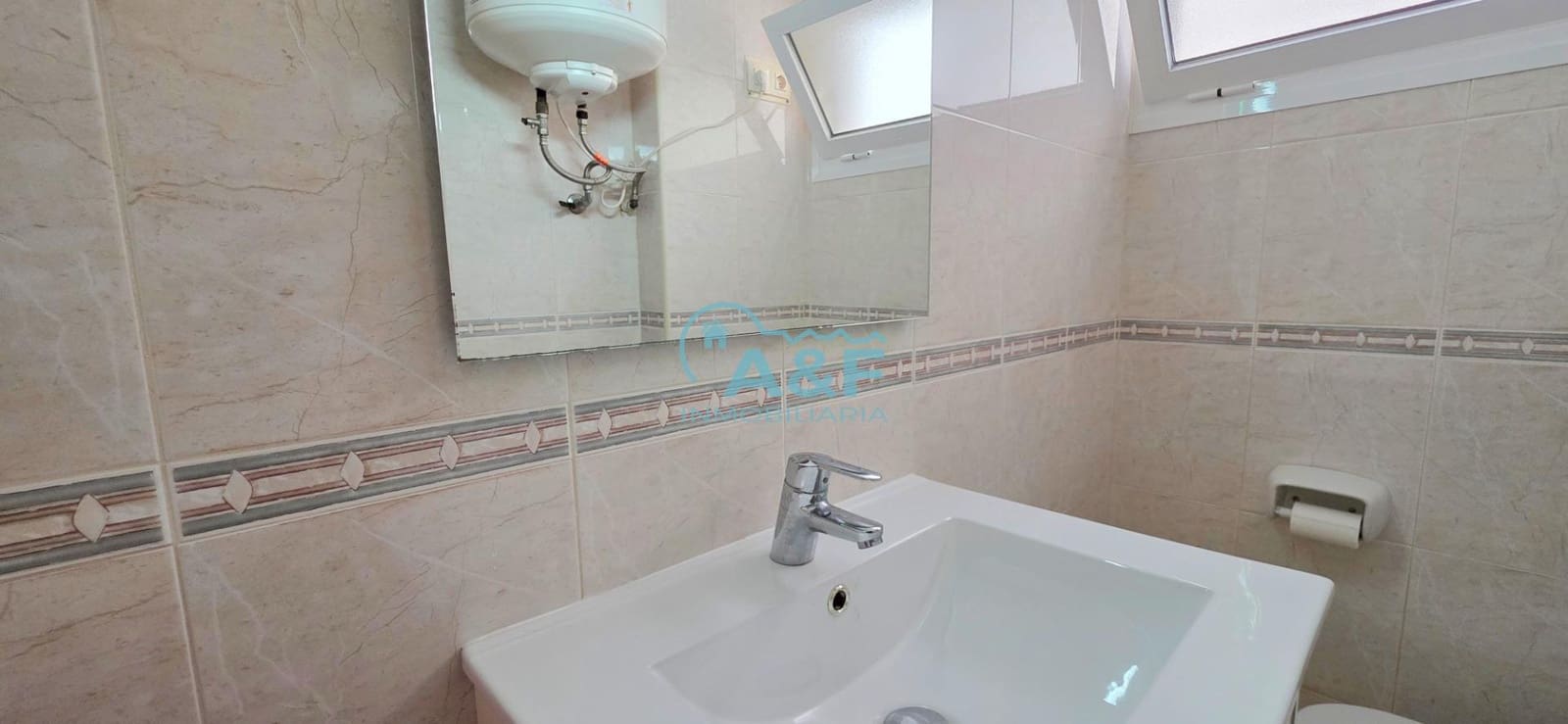 Chalet de 3 habitaciones en Oropesa  en venta con garaje - 170.000 € (Ref: 9388155)