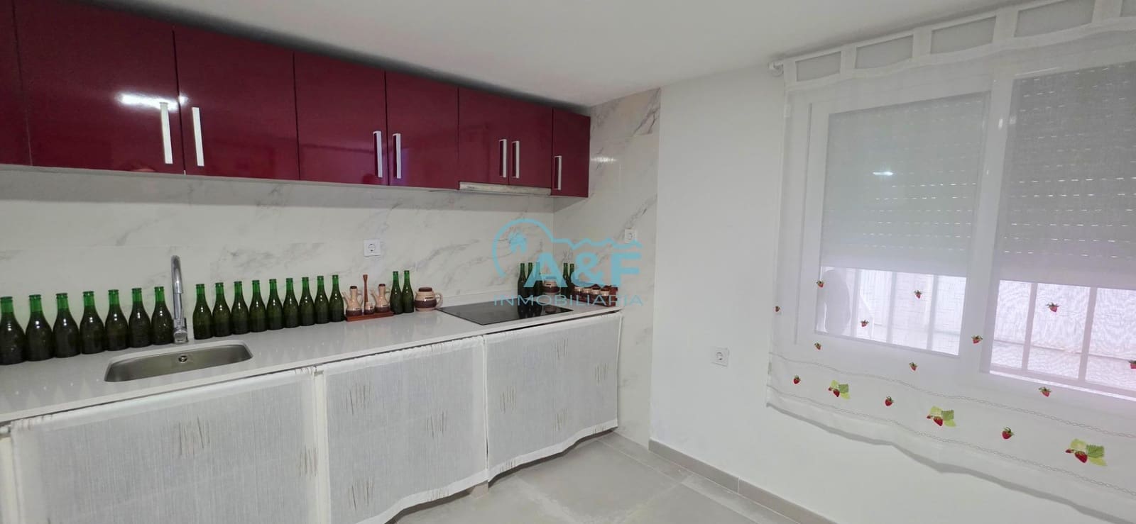 Chalet de 3 habitaciones en Oropesa  en venta con garaje - 170.000 € (Ref: 9388155)