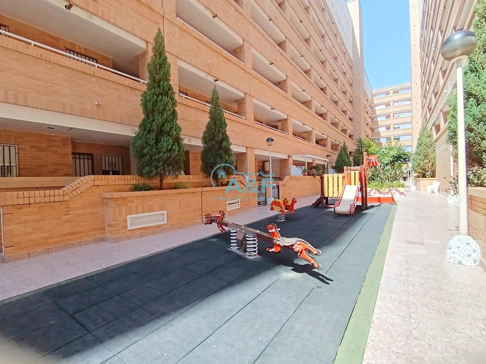 2 makuuhuone Huoneisto myytävänä paikassa Oropesa  mukana uima-altaan 
autotalli - 125 000 € (Ref: 9388158)