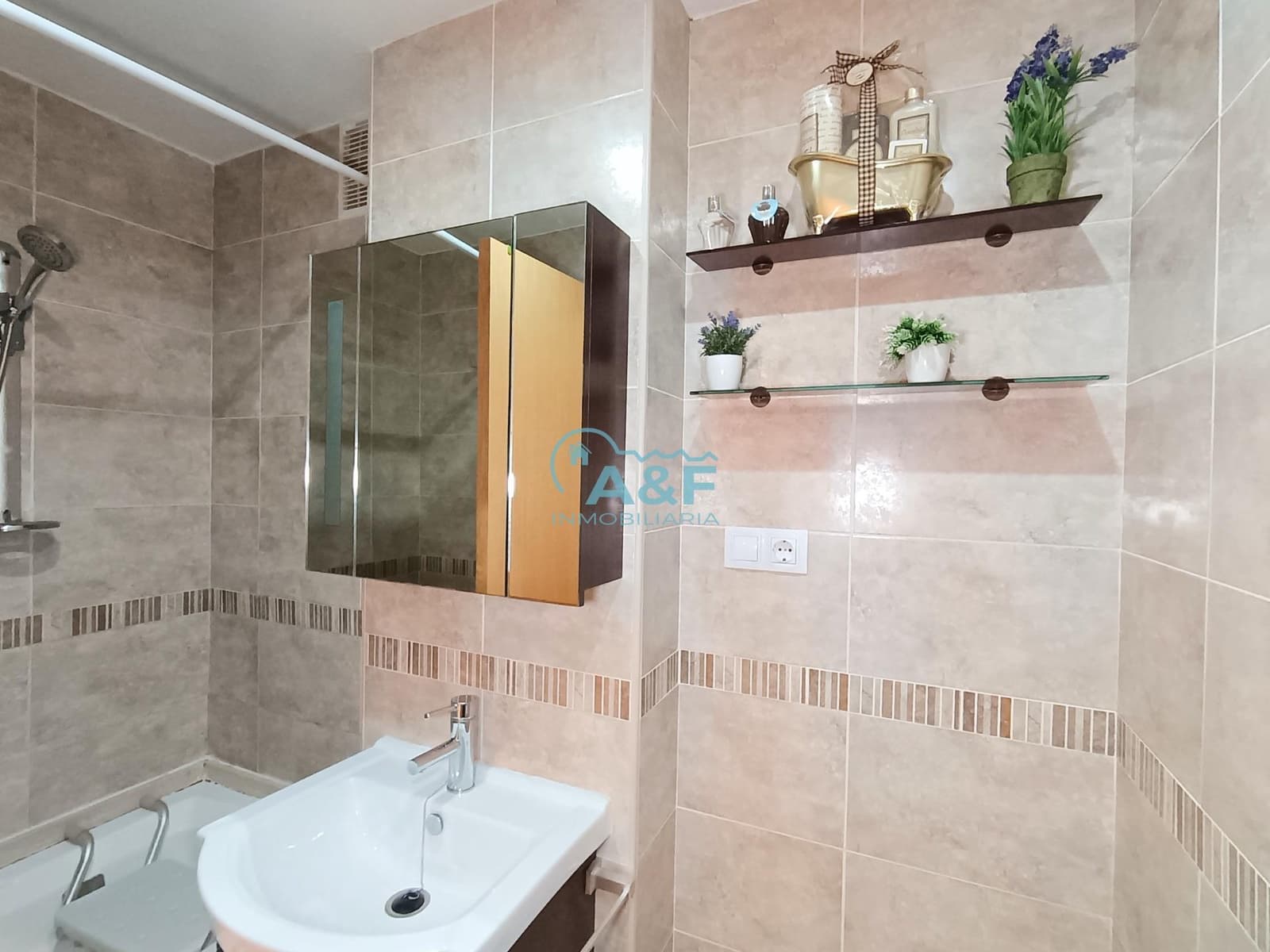 2 makuuhuone Huoneisto myytävänä paikassa Oropesa  mukana uima-altaan 
autotalli - 125 000 € (Ref: 9388158)