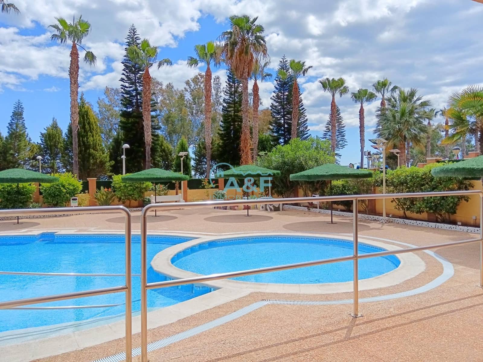 2 makuuhuone Huoneisto myytävänä paikassa Oropesa  mukana uima-altaan 
autotalli - 125 000 € (Ref: 9388158)