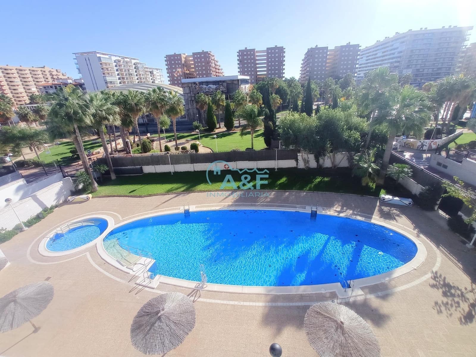 2 bedroom Penthouse for sale in Oropesa  with pool garage - € 159,000 (Ref: 9388160)