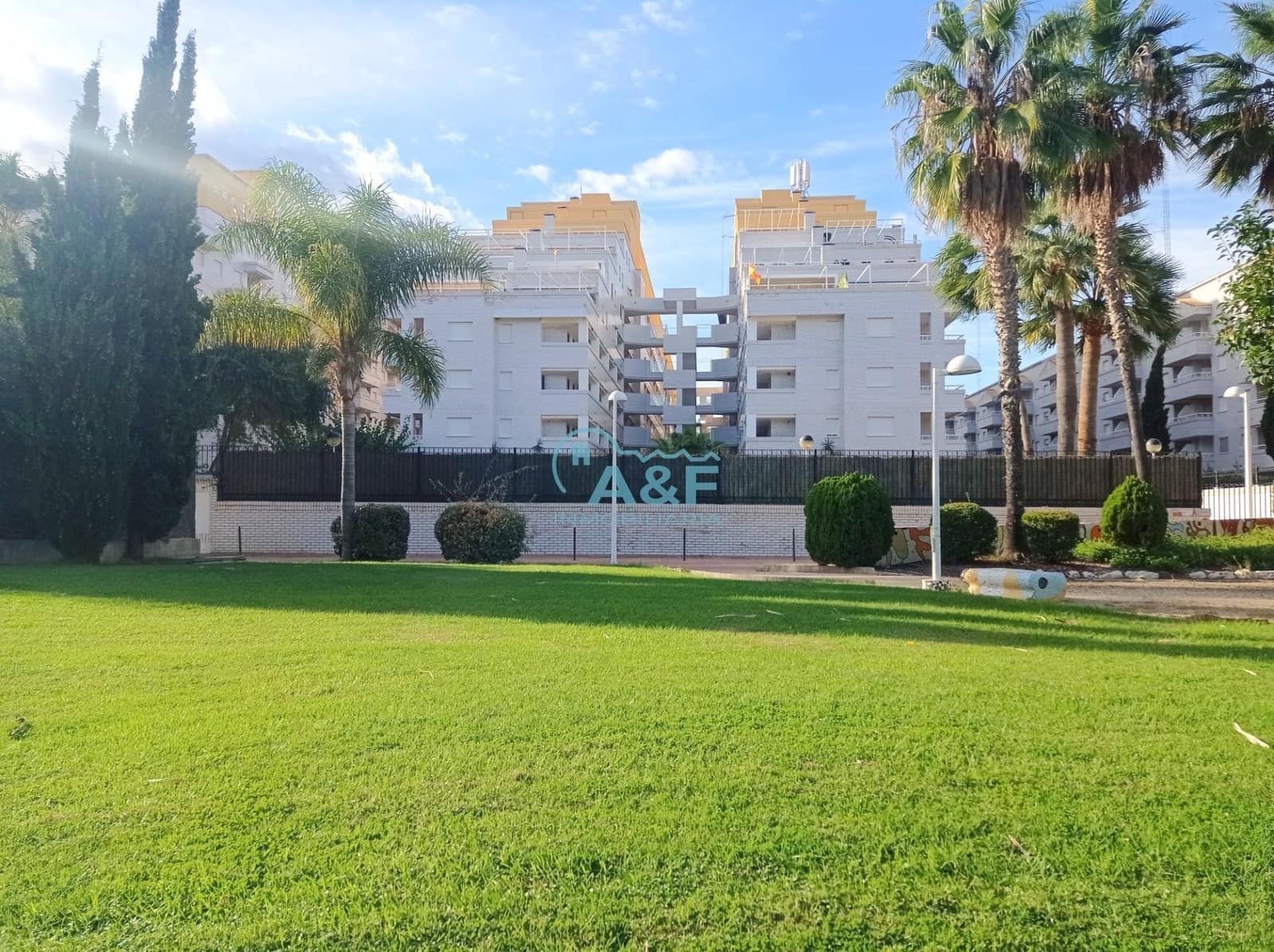 2 bedroom Penthouse for sale in Oropesa  with pool garage - € 159,000 (Ref: 9388160)