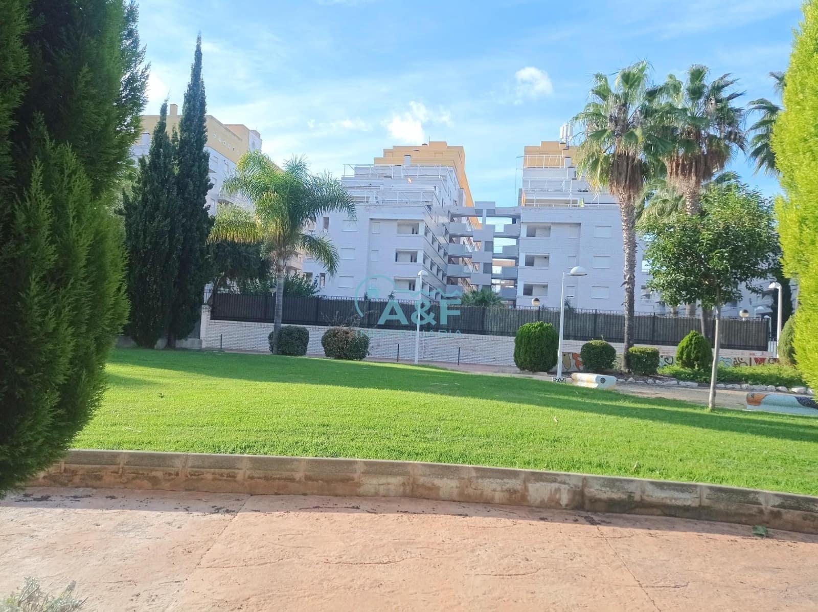 2 bedroom Penthouse for sale in Oropesa  with pool garage - € 159,000 (Ref: 9388160)
