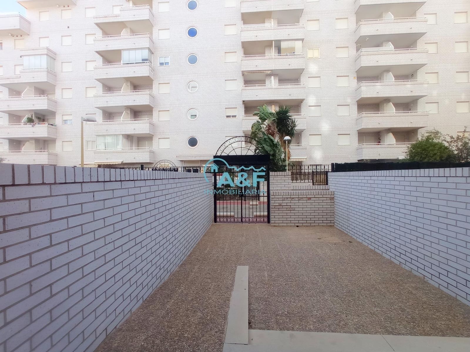 2 bedroom Penthouse for sale in Oropesa  with pool garage - € 159,000 (Ref: 9388160)