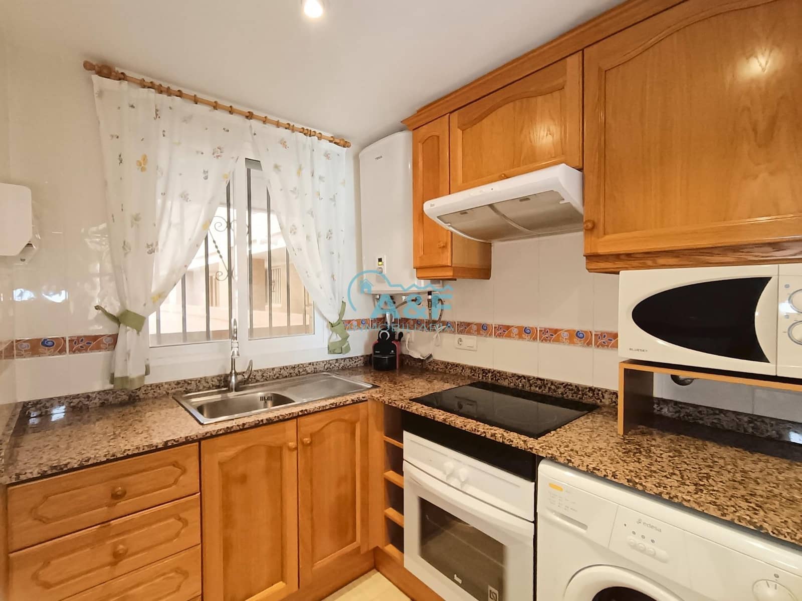 2 makuuhuone Huoneisto myytävänä paikassa Oropesa  mukana uima-altaan 
autotalli - 238 500 € (Ref: 9388161)