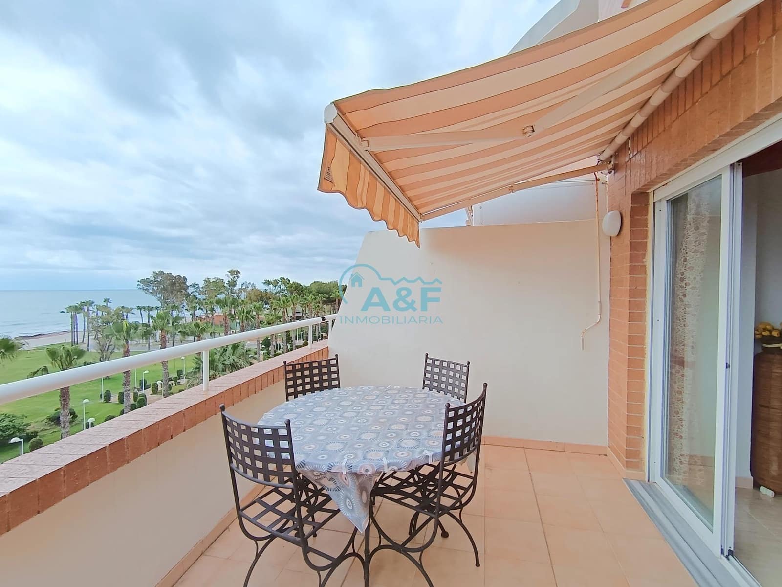 2 makuuhuone Huoneisto myytävänä paikassa Oropesa  mukana uima-altaan 
autotalli - 238 500 € (Ref: 9388161)