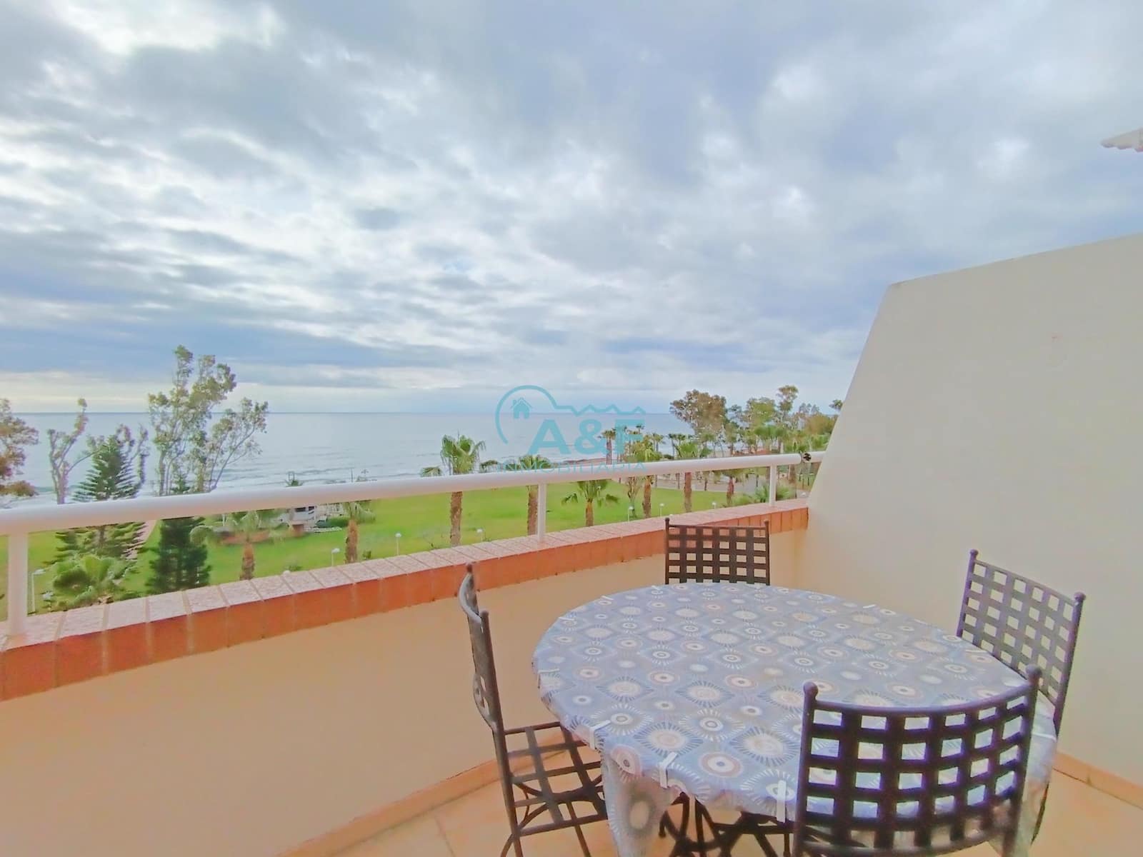 2 makuuhuone Huoneisto myytävänä paikassa Oropesa  mukana uima-altaan 
autotalli - 238 500 € (Ref: 9388161)