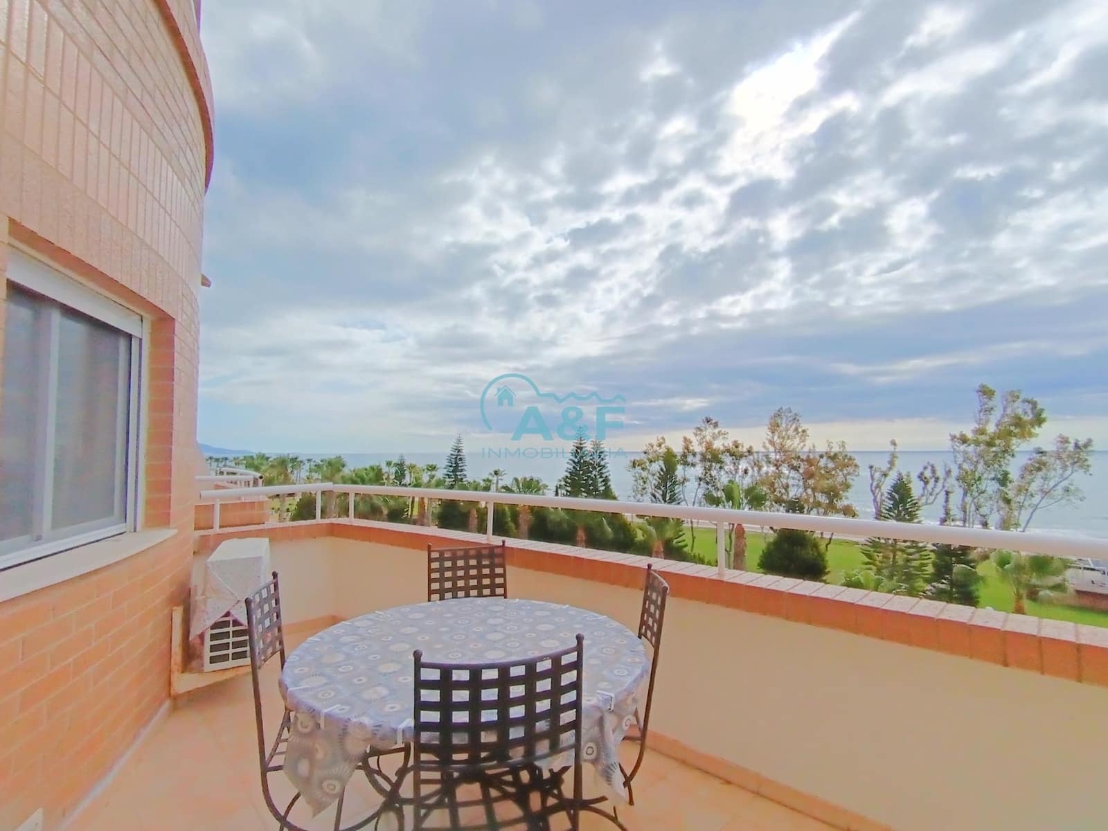 2 makuuhuone Huoneisto myytävänä paikassa Oropesa  mukana uima-altaan 
autotalli - 238 500 € (Ref: 9388161)