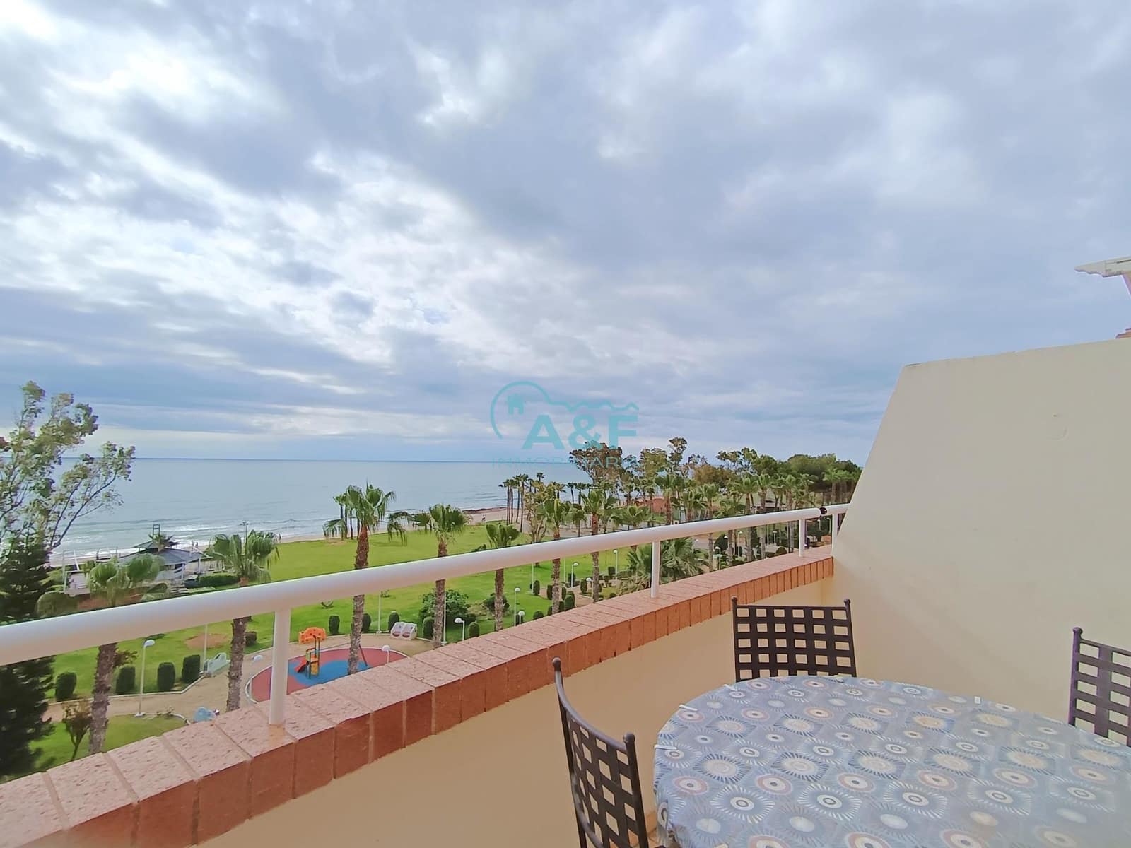 2 makuuhuone Huoneisto myytävänä paikassa Oropesa  mukana uima-altaan 
autotalli - 238 500 € (Ref: 9388161)