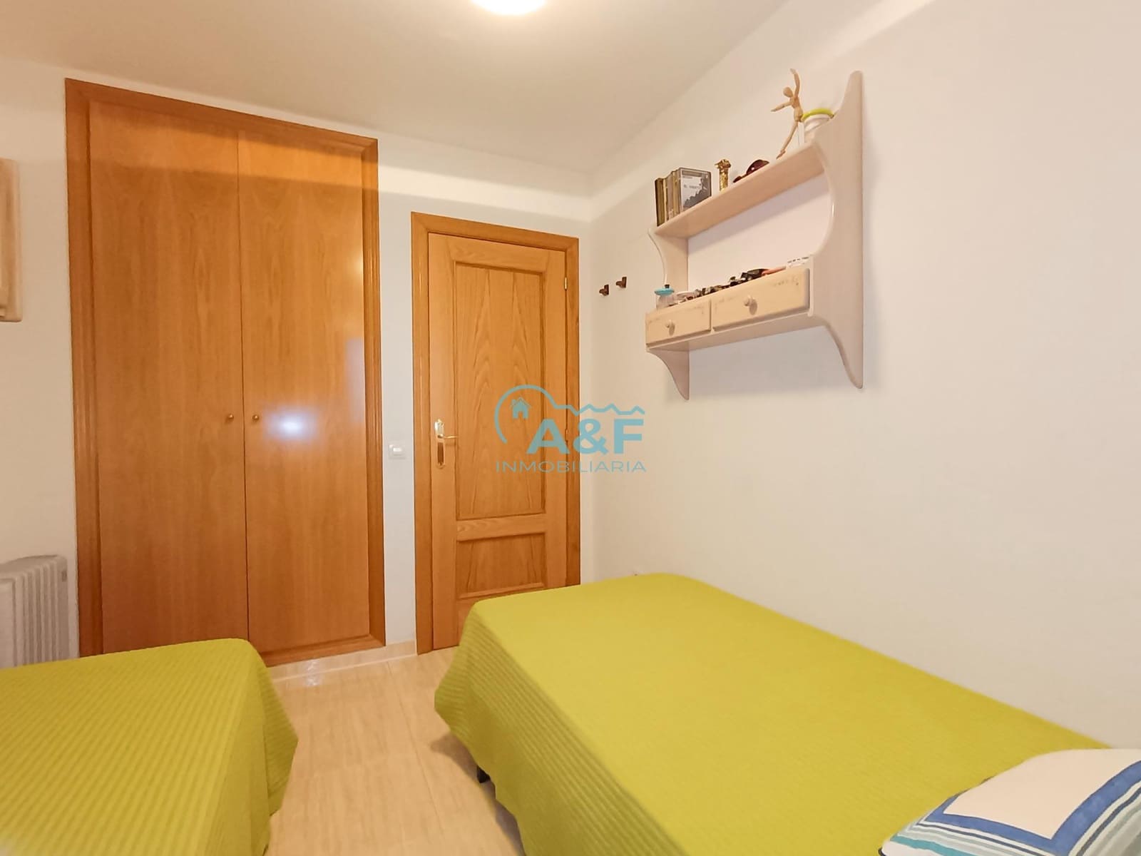 2 makuuhuone Huoneisto myytävänä paikassa Oropesa  mukana uima-altaan 
autotalli - 238 500 € (Ref: 9388161)