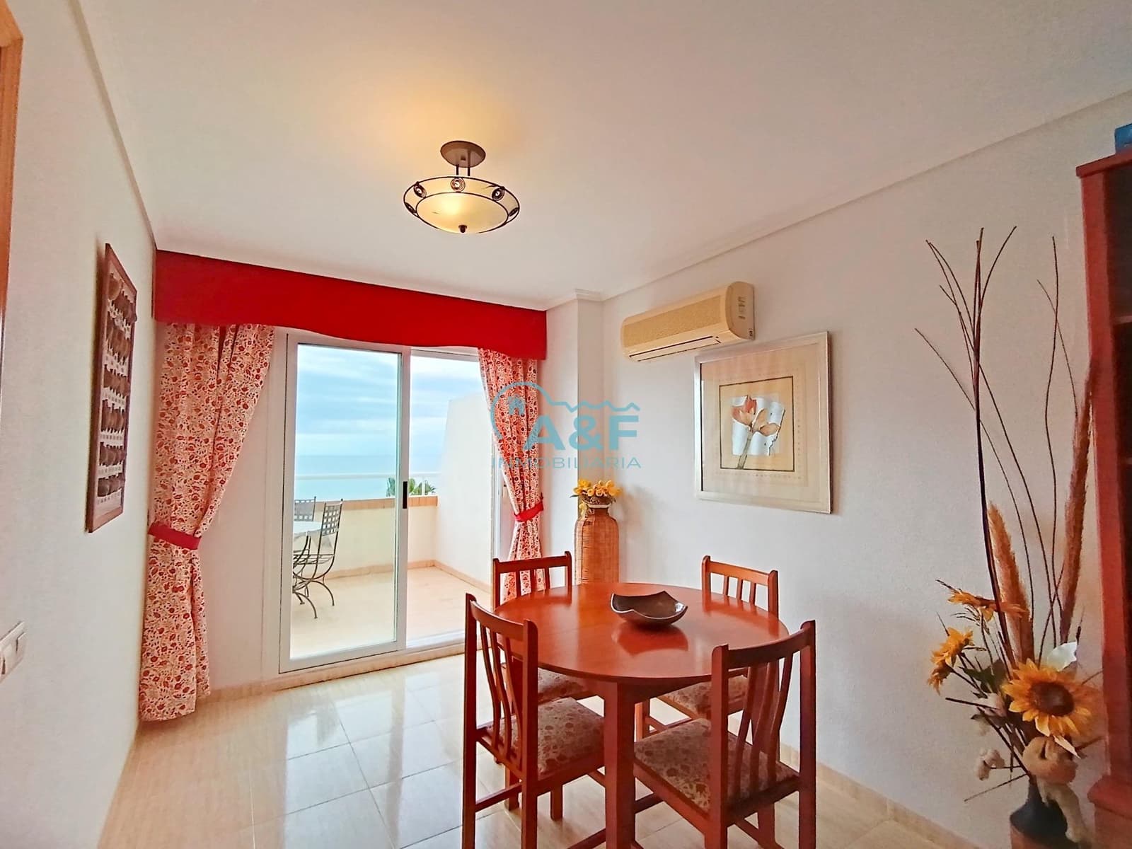 2 makuuhuone Huoneisto myytävänä paikassa Oropesa  mukana uima-altaan 
autotalli - 238 500 € (Ref: 9388161)