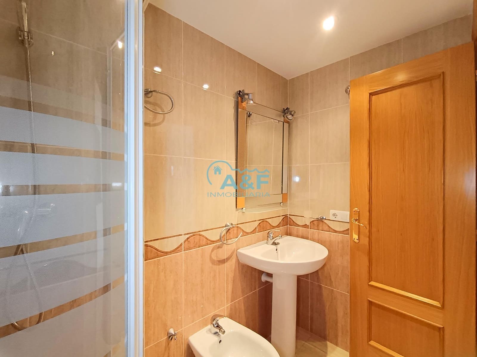 2 makuuhuone Huoneisto myytävänä paikassa Oropesa  mukana uima-altaan 
autotalli - 238 500 € (Ref: 9388161)