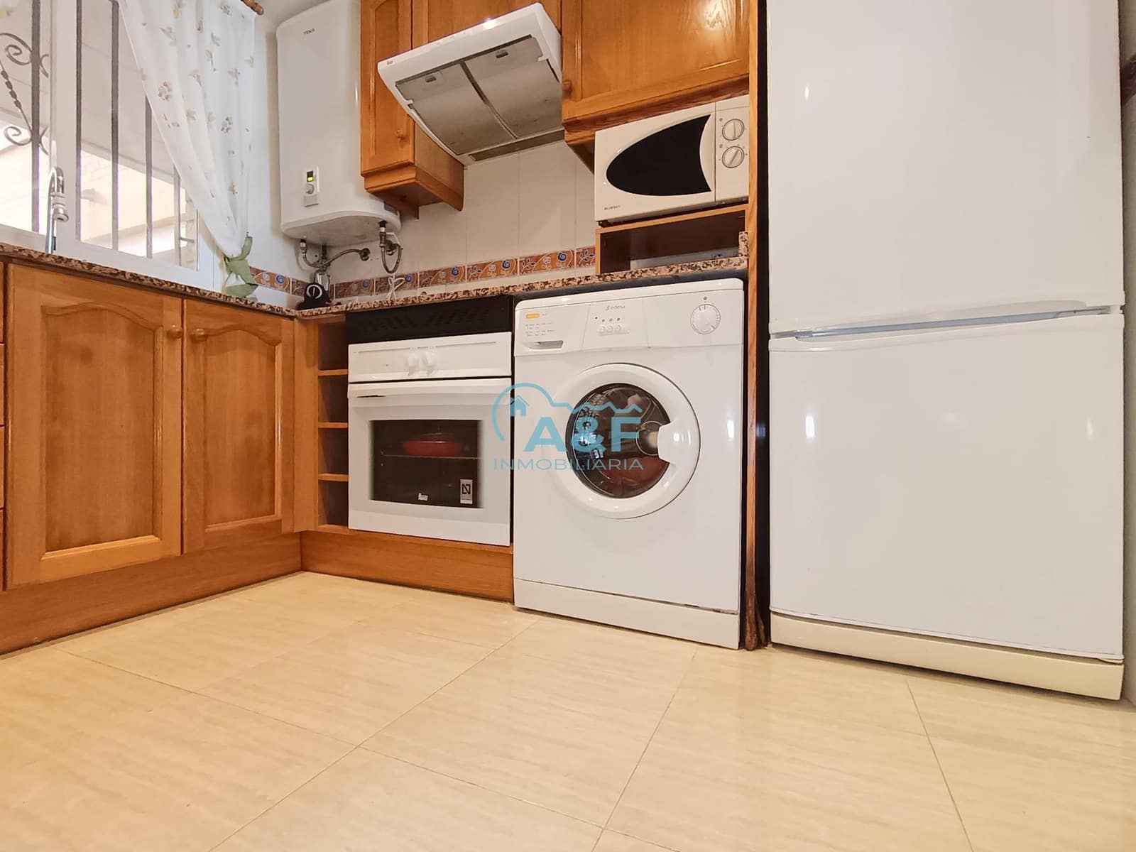 2 makuuhuone Huoneisto myytävänä paikassa Oropesa  mukana uima-altaan 
autotalli - 238 500 € (Ref: 9388161)