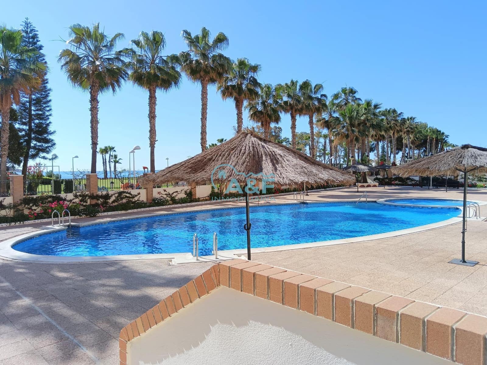 2 makuuhuone Huoneisto myytävänä paikassa Oropesa  mukana uima-altaan 
autotalli - 238 500 € (Ref: 9388161)